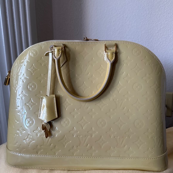 Louis Vuitton Alma - Picture 5 of 17